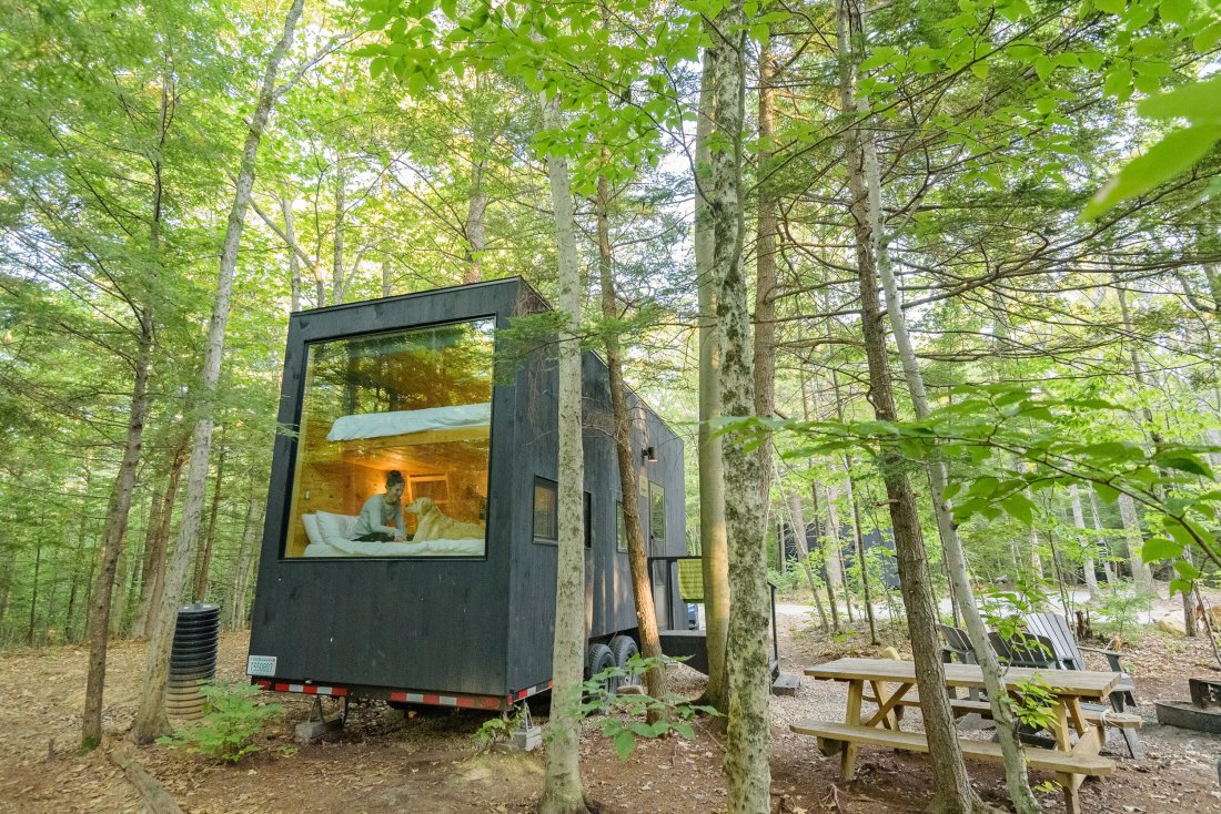 If you'd like to relax on the beach, visit ocean and lakeside destinations in massachusetts, rhode island and maine. Getaway Boston Dog Friendly Tiny House Trip With Love Oats Connecticut Dog Photography